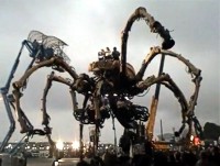 roboter-spinnenroboter-laeuft-durch-yokahama.jpg