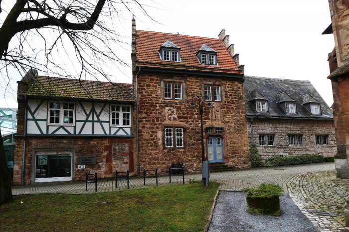 Kirchplatz_2_2015_01_m.JPG Kirchplatz_2_2015_01_m.JPG