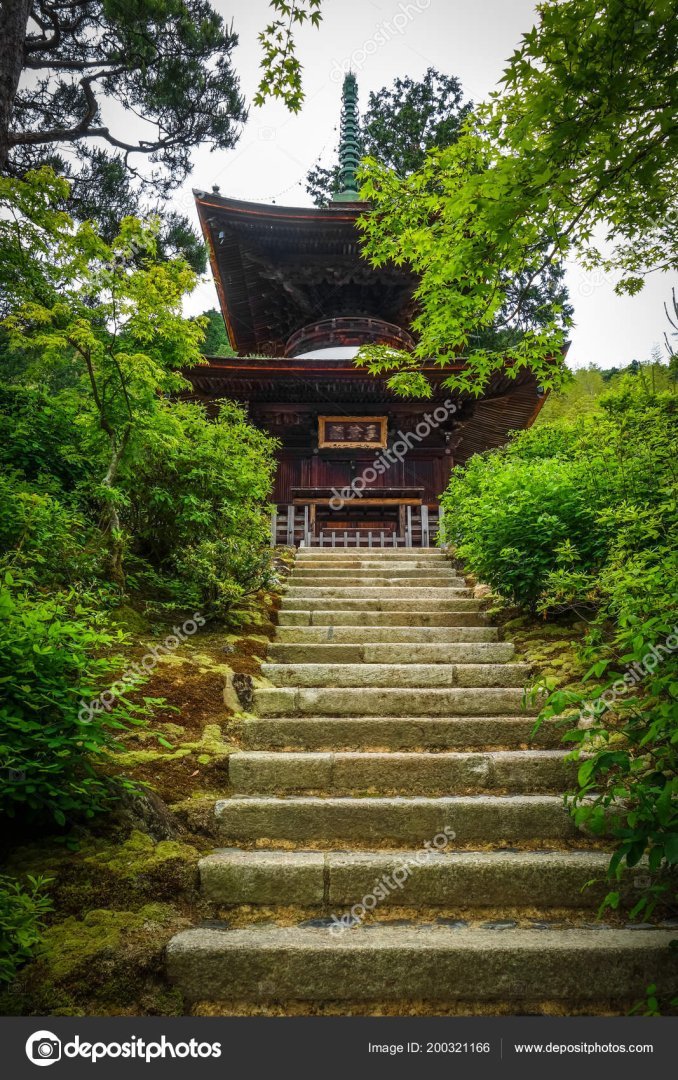 depositphotos_200321166-stock-photo-jojakko-shrine-temple-pagoda-arashiyama.jpg